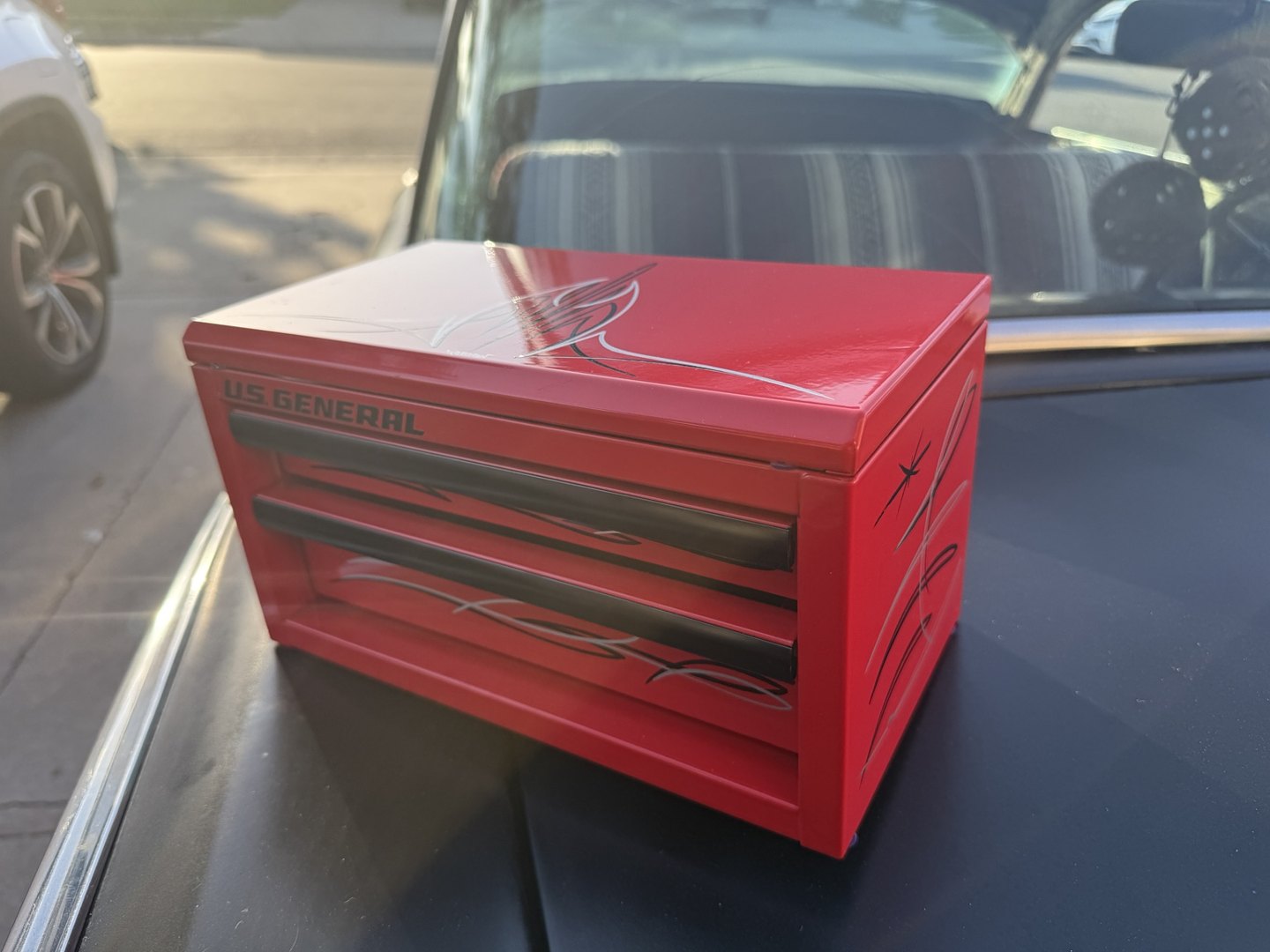 Red · black & silver toolbox, view 4